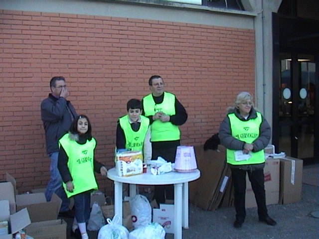 Raccolta generi alimentari sabato 8