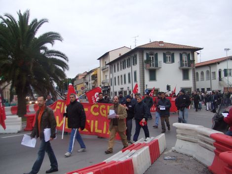 Darsena, la rabbia dei lavoratori