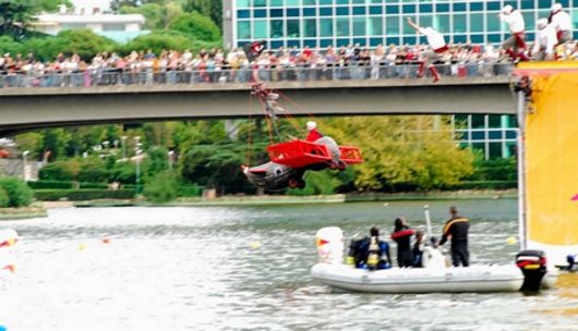I Pirati della Versilia supportati da Viareggino.it al 2° Red Bull Flugtug a Roma.