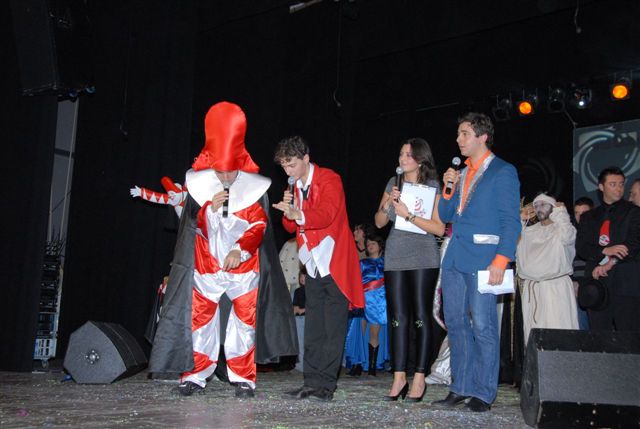 Carnevale 2008: Il Festival di Burlamacco vinto dalla canzone "Viareggio Ballerà" di Daniele Biagini