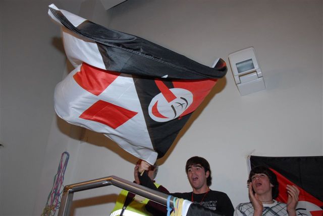 Carnevale 2008: Il Festival di Burlamacco vinto dalla canzone "Viareggio Ballerà" di Daniele Biagini