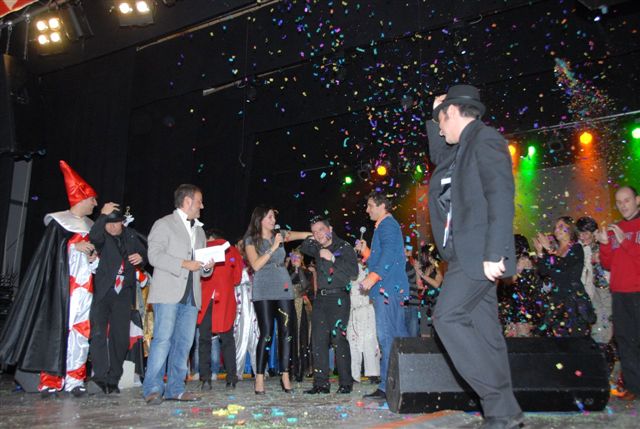 Carnevale 2008: Il Festival di Burlamacco vinto dalla canzone "Viareggio Ballerà" di Daniele Biagini