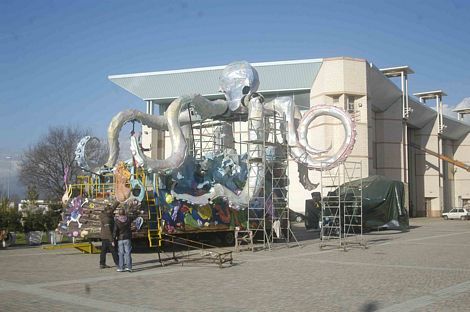 Un occhio puntato sulla Cittadella a un giorno dall'Inaugurazione del Carnevale di Viareggio