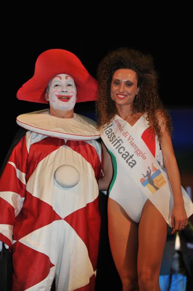 Sofia Salvatori, di Lido di Camaiore, è Miss Carnevale 2011