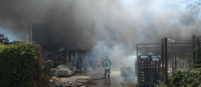 A fuoco magazzino di Bicchio, è mistero sull'incidente