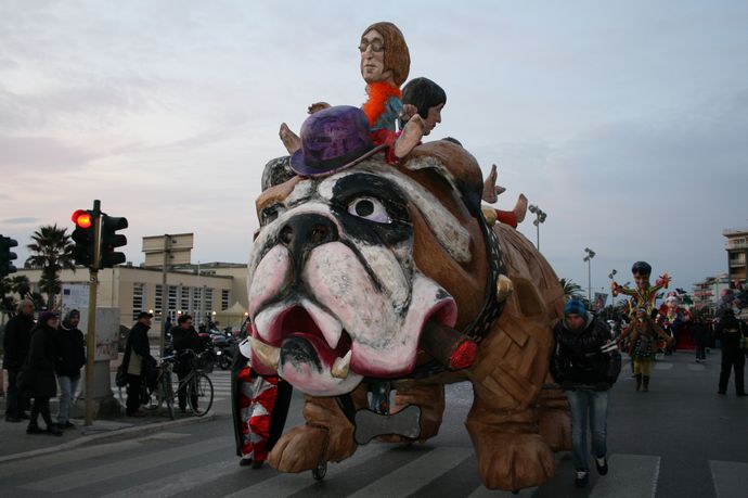 Un successo per la manifestazione d'apertura del Carnevale 2012.