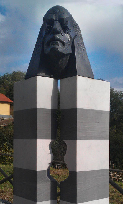 Nasce a Pietrasanta il monumento che a Genova celebra il violinista Niccolò Paganini