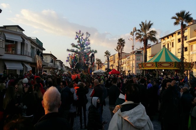 La Versilia omaggia Pavarotti a dieci anni dalla scomparsa