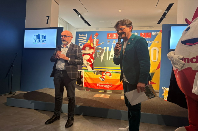 Ad Angelo Argento il premio Burlamacco per la cultura