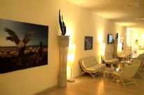 Seravezza Fotografia: all’UNA Hotel Versilia gli scatti surrealisti  di Bart Herreman
