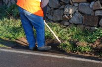 Seravezza, via l'erba dalle strade venerdì partono i lavori in piana e in montagna.