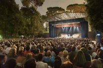 37° Festival della Versiliana - Martedì 9 agosto 2016, ore 21,30 - Roberto Vecchioni - La vita che si ama tour