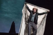 Seravezza verso il tutto esaurito con il “Cristo dell’Amiata” di Simone Cristicchi