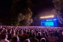 Giancarlo Giannini, Fabrizio Moro, Antonello Venditti, Patty Pravo, Ornella Vanoni, Vittorio Sgarbi,  Beppe Grillo,  Paolo Ruffini, il musical Jesus Christ Superstar, il Balletto di San Pietroburgo e tanti altri nel programma del Festival Versiliana