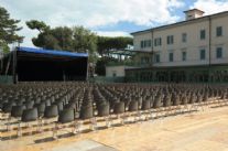 La sorpresa Enrico Brignano a Villa Bertelli.