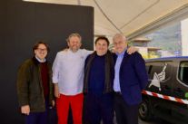 Folla di persone a Camaiore per la domenica de È la Via dell’Orto: tra i tanti ospiti lo Chef Gennaro Esposito