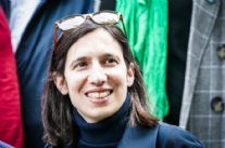 La segretaria del Partito Democratico Elly Schlein per la prima volta al Caffè della Versiliana intervistata da Agnese Pini