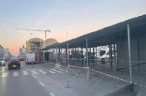 In Darsena si montano gli stand per la festa rionale