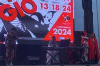 Elio e Tanica rallegrano il palco di piazza Mazzini