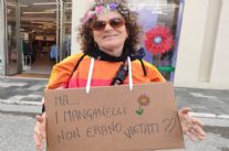 E se manca la satira sui carri... facciamola in corso