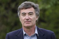 Si apre oggi il Caffè della Versilia con Malvaldi. Domani ospite Giorgio Zanchini