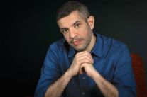 Risate in Versiliana domani sera con Francesco De Carlo