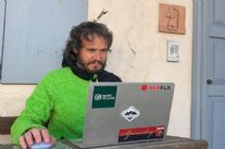 Da oggi Davide Fiz, ideatore di Smart Walking, camminerà sul tratto versiliese della Via Francigena