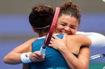 La stella di Jasmine Paolini brilla a Pechino con Sara Errani