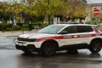 Giovane motociclista pisano smascherato dalla Municipale del Forte