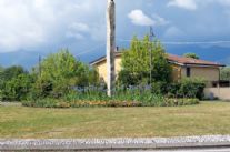 A Pietrasanta iniziati i lavori di sfalcio e piantumazione per l'estate