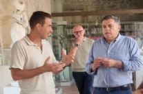 L’Europarlamentare leghista Roberto Vannacci in visita a Pietrasanta