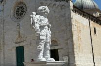 L’astronauta di Filippo Tincolini donato  alla città di Pietrasanta