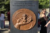 Da ieri esposte le formelle in bronzo per il sentiero che porta a Sant'Anna