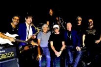 Sul palco della Versiliana domani sera arrivano i Dire Straits Legacy