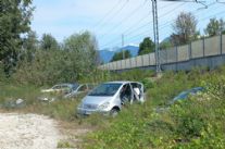 A Capezzano la Rete Ambientale ha "scovato" un cimitero (abusivo) di automobili