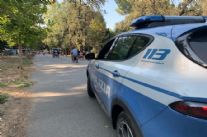 Polizia denuncia straniero per porto d'armi e oggetti atti ad offendere