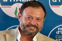 Cittadini in strada a Torre del Lago, spacciatori acocltellano Leonardo Pistoia