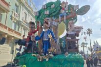 Matteo Raciti porta “Non scendo più”: disobbedienza e sogni tra gli alberi