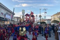 Piazza Mazzini si anima con i carri e le coreografie legate alla Prima Categoria