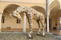 La Giraffa di Allegrucci da oggi in mostra a Parma  per la Paper Week