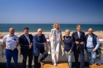 Presentata la coalizione Marialina Marcucci sindaca: sei liste, spazio ai giovani e ai professionisti, nuovi volti della politica per Viareggio. 143 candidati alla corsa come consiglieri comunali