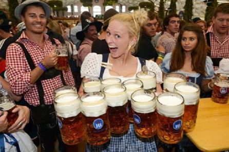 Sabato 7 e domenica 8 al lounge bar della passeggiata festa della birra in collaborazione con Viva e Viareggino.it