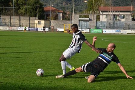 Il turno infrasettimanale di Serie D ha celebrato le zebre di Luigi Pagliuca e i verdazzurri di Walter Vangioni. Crisi Forte Querceta