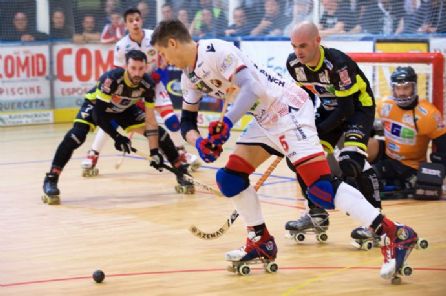 I rossoblù vincono (8-3) anche gara-2. Se sabato si ripetono sono campioni d'Italia