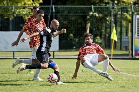 Mercoledì si torna in campo coi trentaduesimi di Coppa di Serie D: spicca Seravezza-Grosseto al "Buon Riposo"