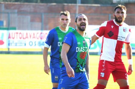 Con una punizione di Rodriguez il Seravezza batte 1-0 l'Athletic Carpi nel turno della ripartenza della Serie D