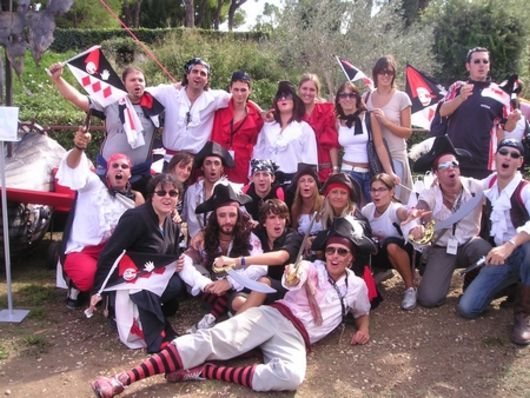 I Pirati della Versilia supportati da Viareggino.it al 2° Red Bull Flugtug a Roma.