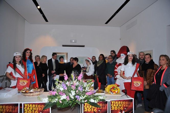 Ospiti e Delegazioni al primo corso mascherato. Assente alla conferenza stampa il Premio Burlamacco d'Oro Vittorio Sgarbi. LE FOTO!