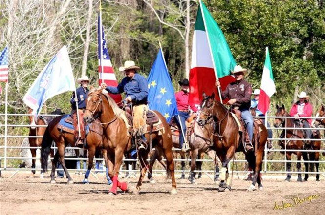 Cowboy e cavalli americani nella pineta di D’Annunzio, Pietrasanta capitale dell’equitazione con il Western Show