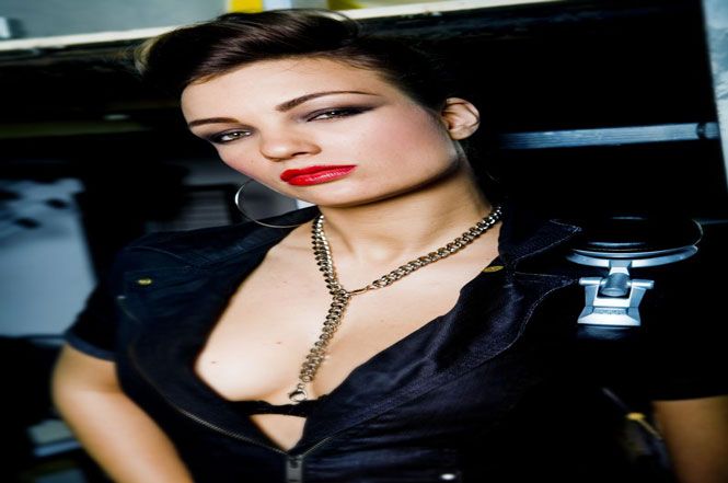 Renèe La Bulgara al Beach Club, quando la consolle è donna. Appuntamento mercoledì 13 luglio al Top Club di Cinquale (Ms)?